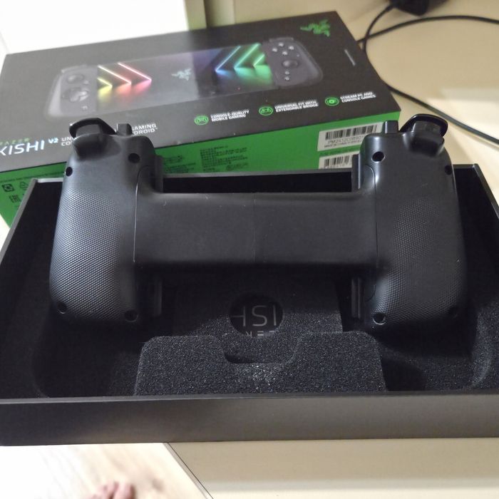 Геймпад Razer Kishi V2