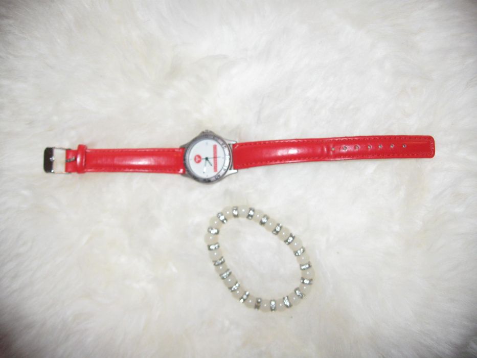 WMC watches 8865 дамски часовник с червена верижка