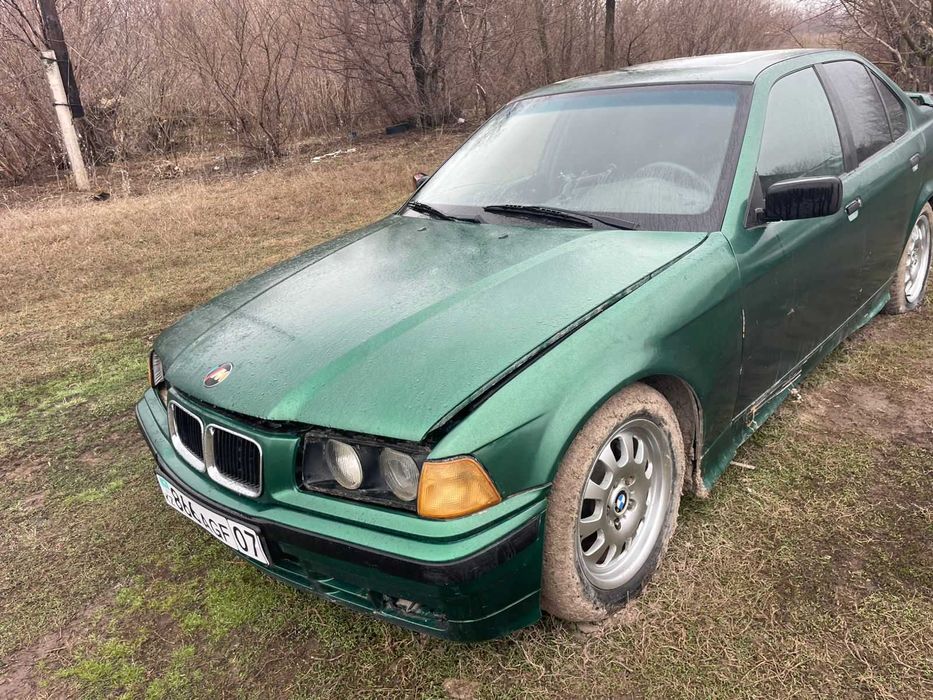 Продам машину марки БМВ