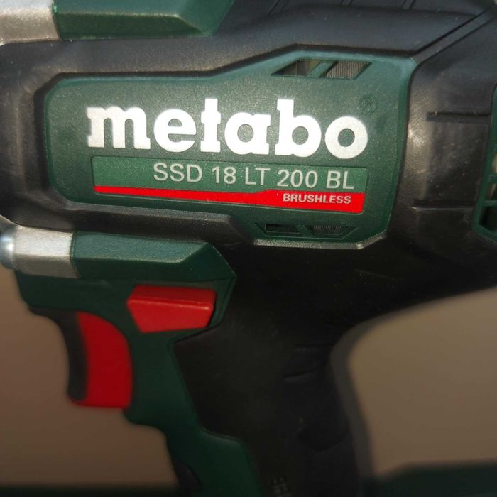 Мощен безчетков импакт Metabo SSD 18 LT 200 BL
