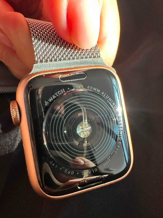 Apple Watch SE 2020 /Battery Health 96%/ 40mm ROSE GOLD