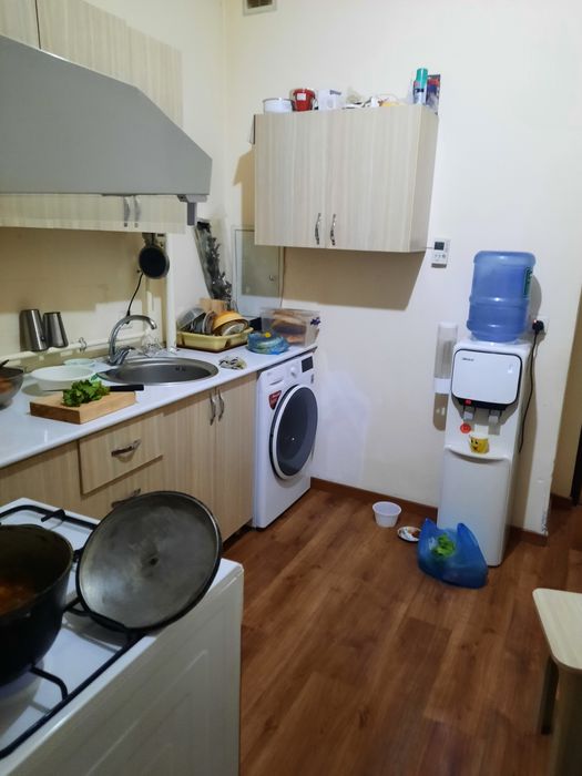 Сергили чоштепа абстановкаси билан 1хона срочни сотилади 37ярим