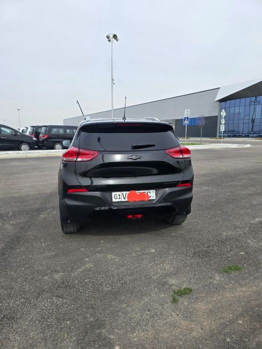 Продаеться машина Трэкер 2