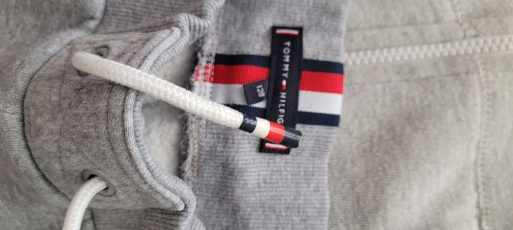 Vand seturi trening originale Hugo  Boss ,Tommy Hilfiger mar 7-8 ani