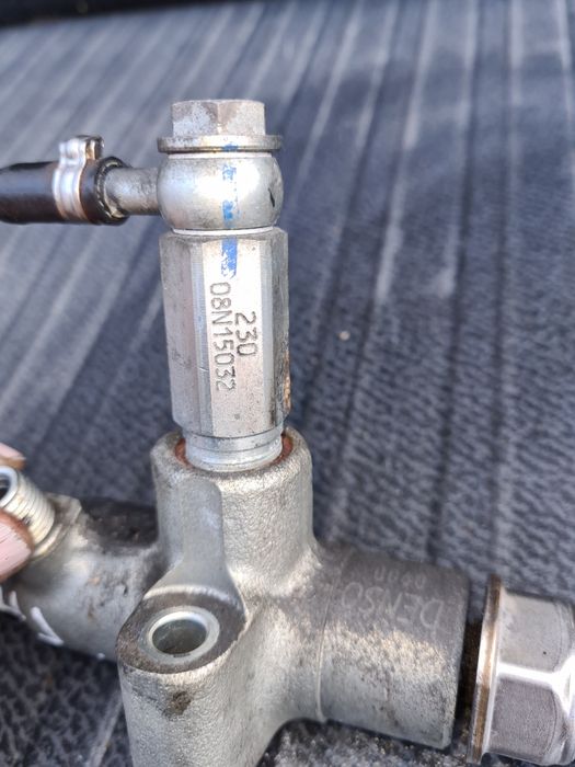 Rampa injectoare opel astra j, motor 1,7 cdti
