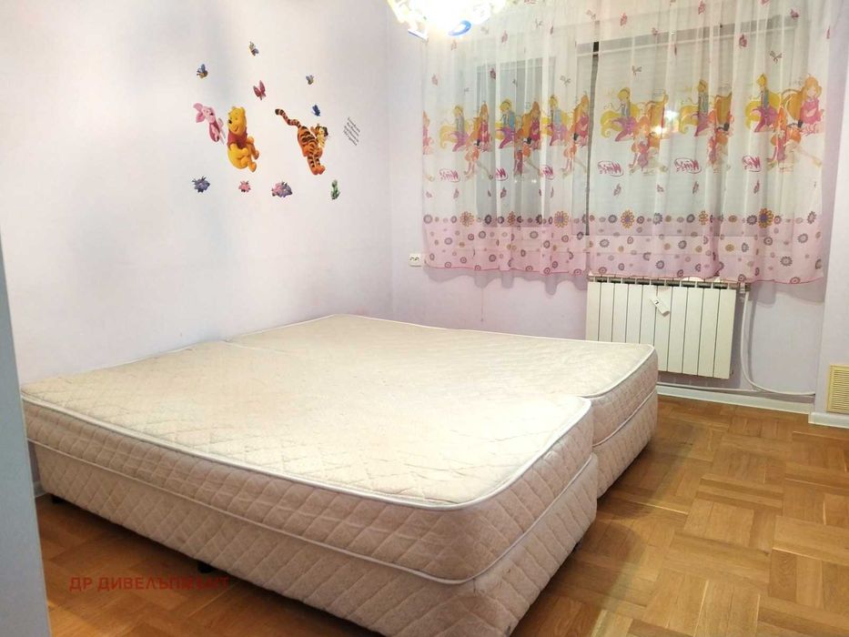 Отличен вътрешен тристаен до Метрото и парка в Младост 2