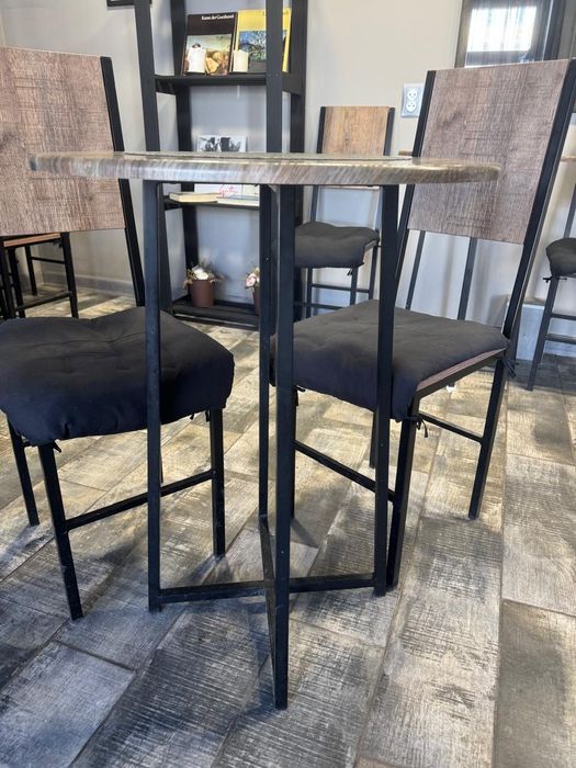 Продам столы и стулья