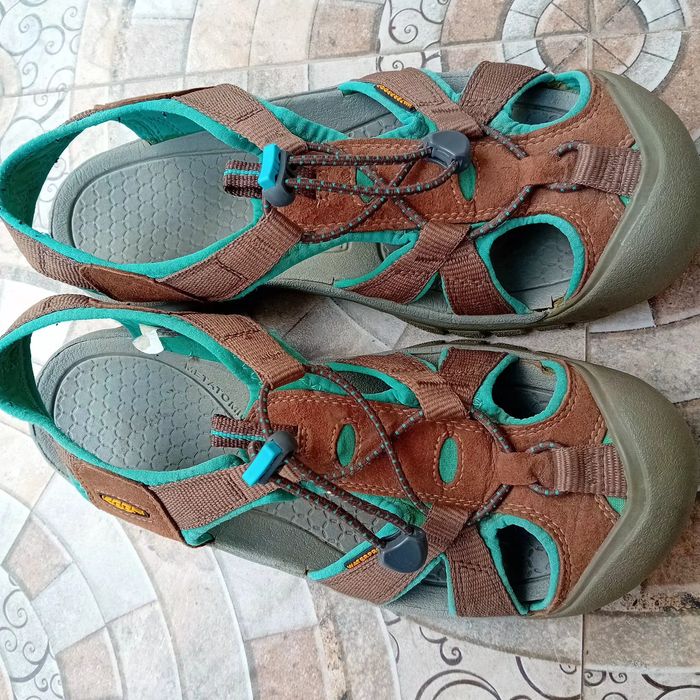 Keen drumetii sandale