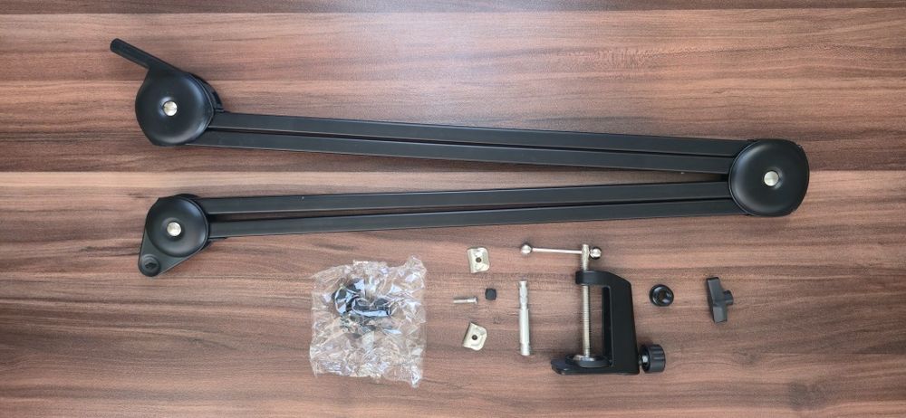 Комплект: HyperX - ProCast + кабел + Razer audio Mixer + стойка