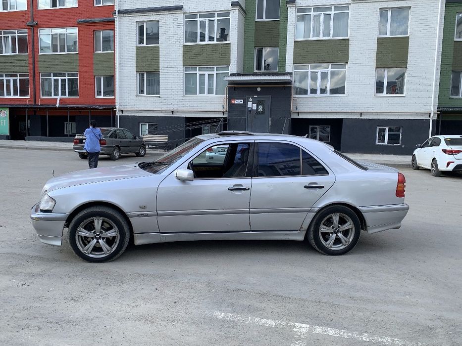 Продам титанки с летнийми покрышками