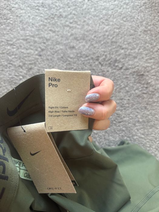 Дамски клин Nike Pro