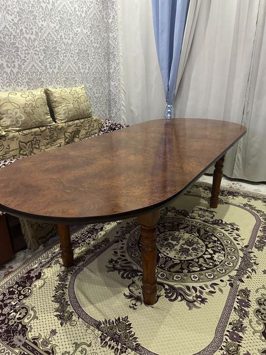 Стол со стульями