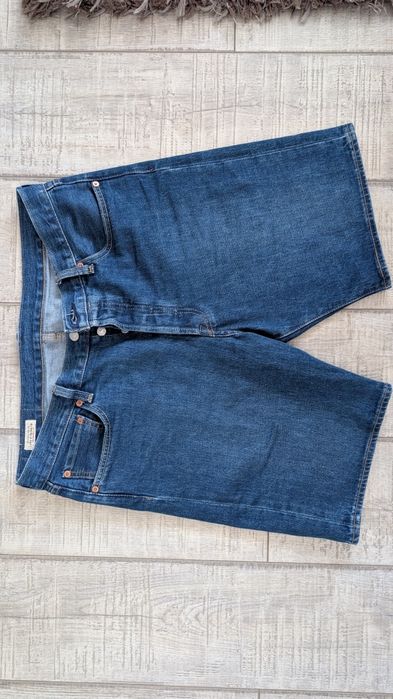 Vand pantaloni scurti blugi Levi's 501
