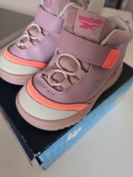 Reebok номер 22, adidas 21