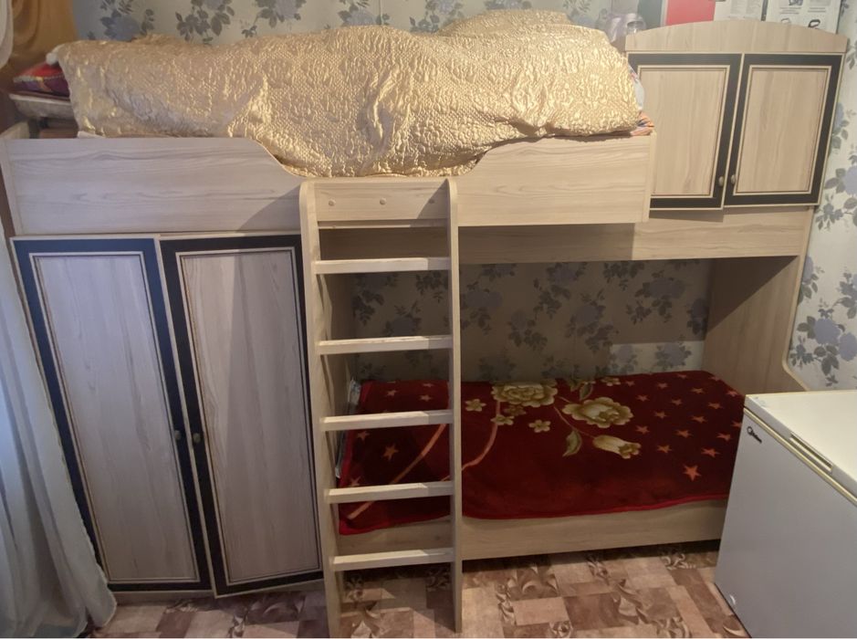 Двухярусная кровать