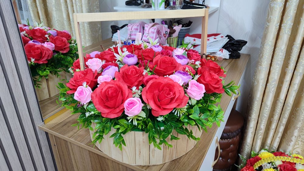 Большие корзины с цветами на заказ