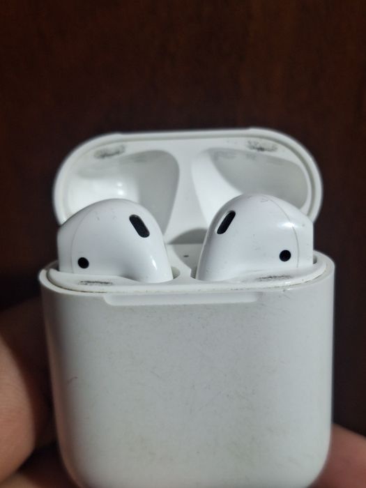 Продам Airpods 2