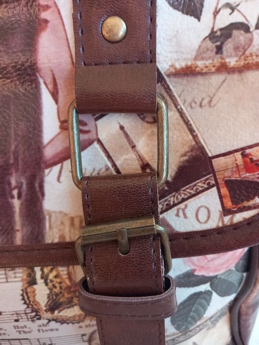 ДАМСКА ЧАНТА с интересен десен