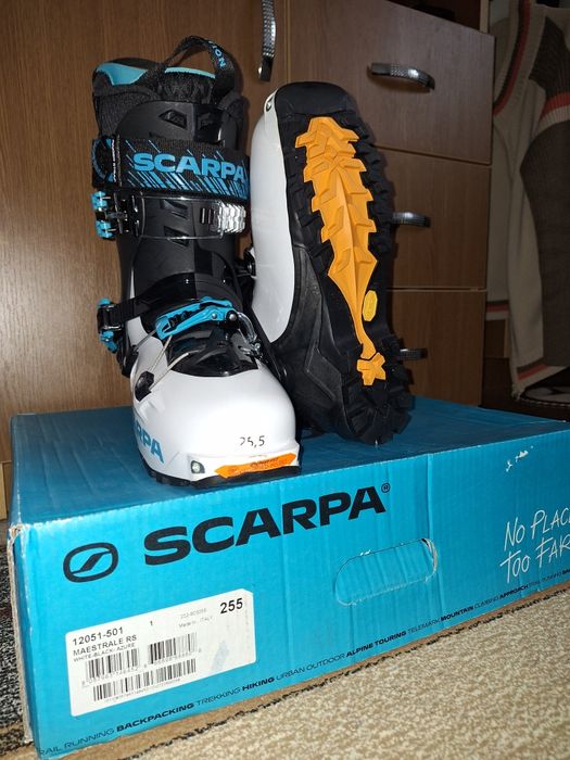 Vând clăpari tură Scarpa Maestrale RS