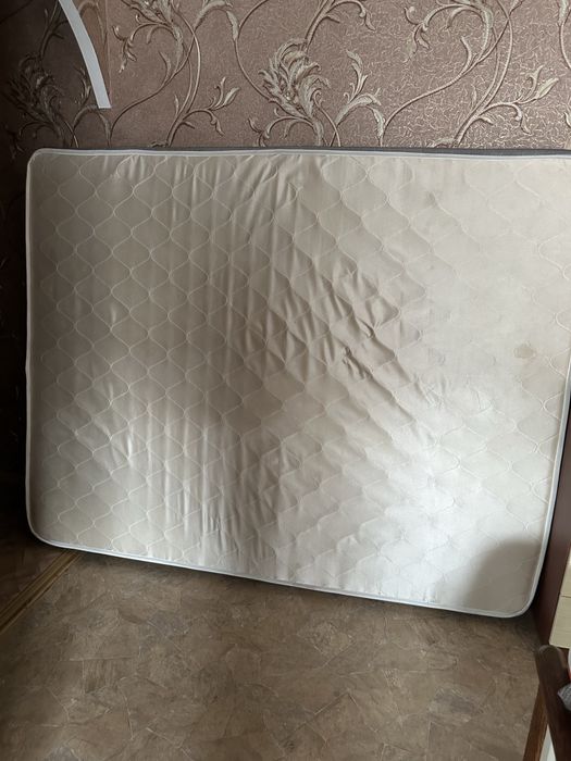 Продам матрас  160 на 180 м