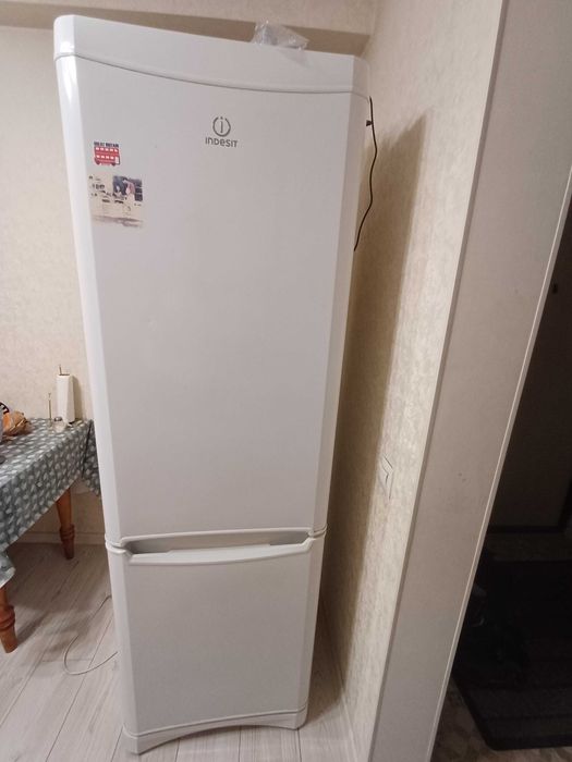 Холодильник INDESIT 2-х камерный