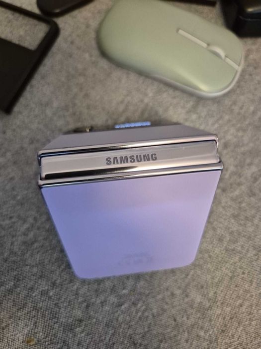 Samsung Z flip 4 128gb cu 8 gb perfect functional baterie excelenta