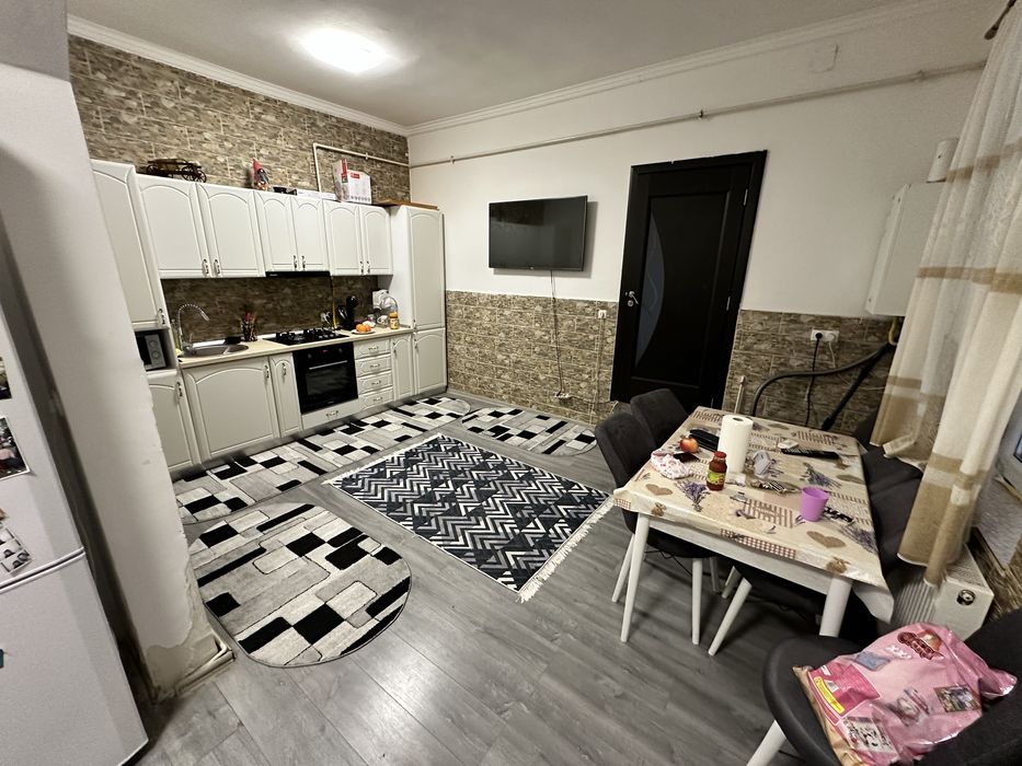 Casa 3 camere zona Piata Mare Satu Mare • OLX.ro