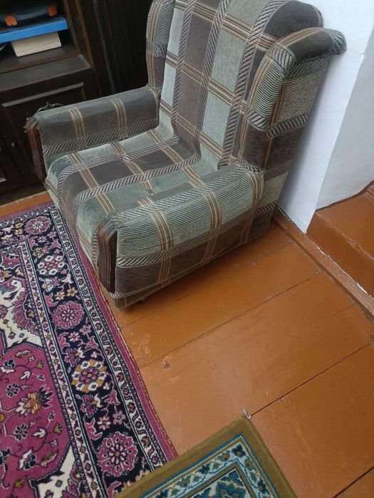 Продам два кресла