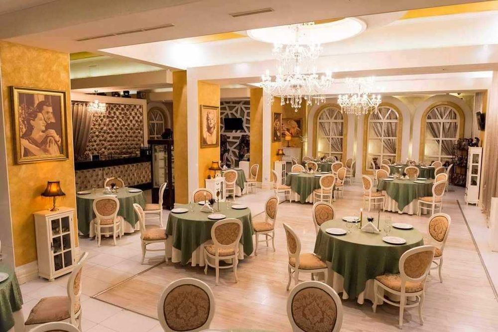 VAND spatiu comercial parter+apartament(etaj)sau INCHIRIEZ doar parter