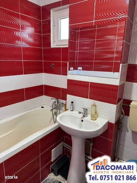 Apartament 3 Camere Micro 40 – Poziție Excelentă la Strada Principală!