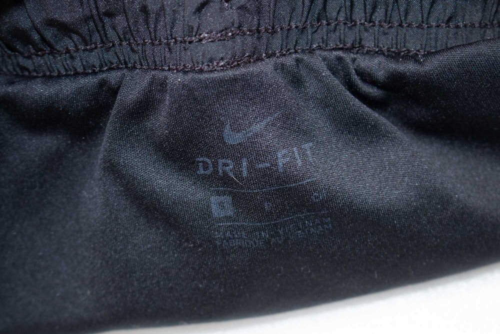 Nike оригинални дамски шорти черни с бандаж dri-fit S