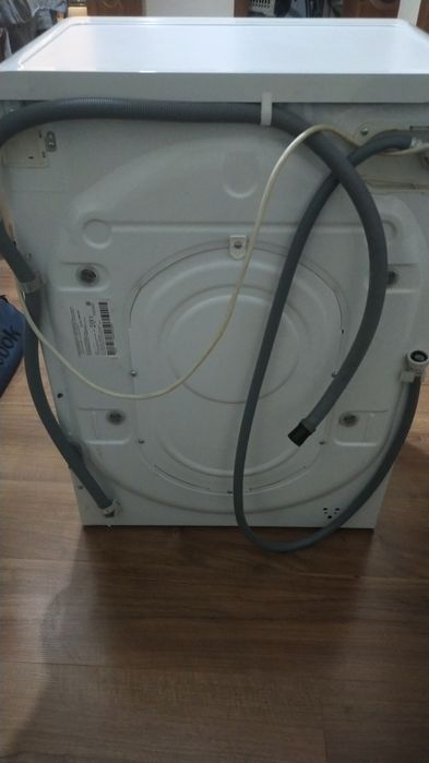 Продам стиральную машину indezit