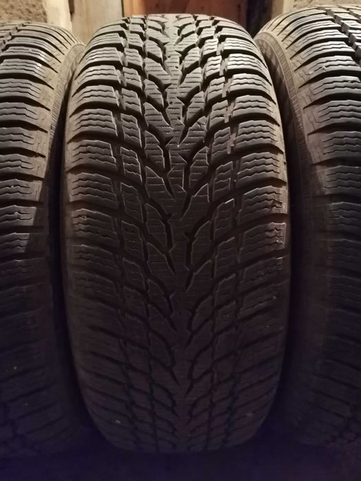 Продавам 4 броя зимни гуми 205.55.16 на 1 сезон дот 2021 Nokian