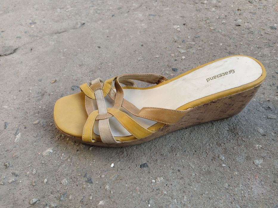 Продам обувь хорошую