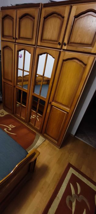 Mobilier dormitor fete lemn masiv .