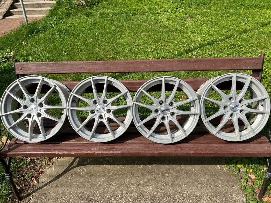 Vând jante Audi r16