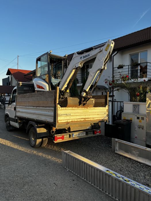 Excavator !miniexcavator 2,7 t și basculabila de inchiriat