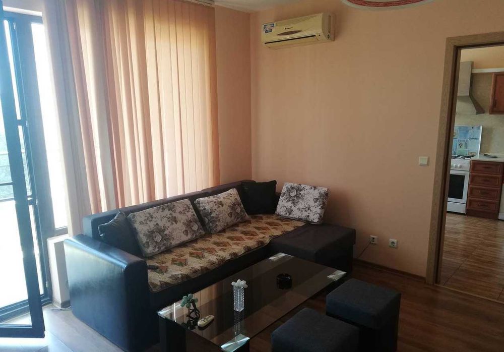 Дава се под наем Двустаен апартамент в Бургас, Изгрев - 58 кв.м за 150 € - Снимка #2