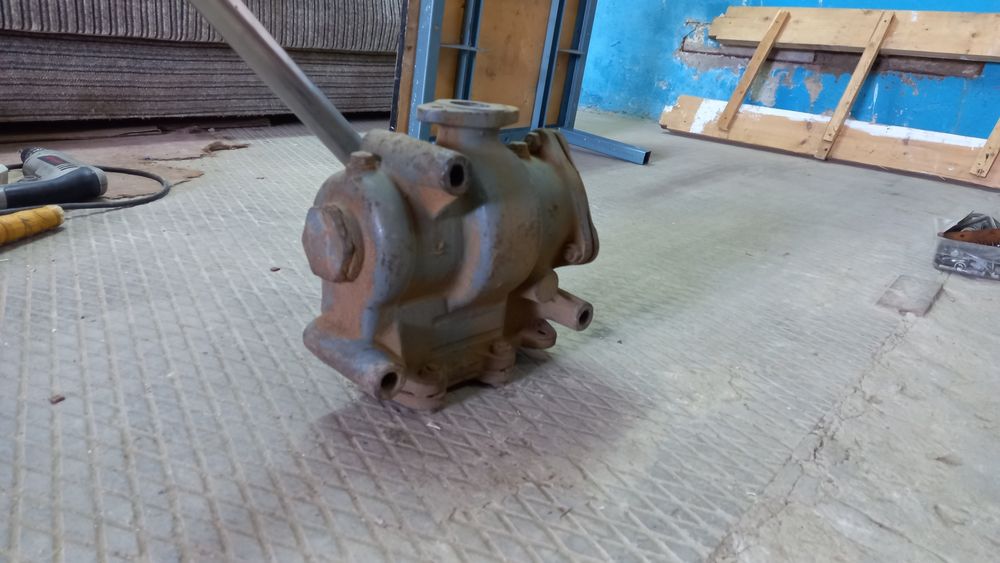 Продам насос ручной