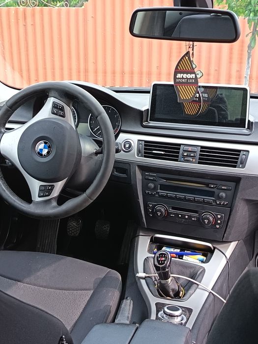 Vând BMW e90,2 litri benzina