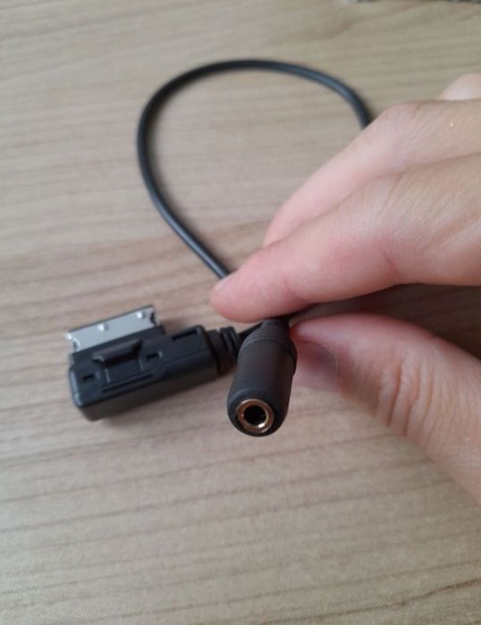 Cablu adaptor telefon AMI MMI interfata conector jack mama sau iphone