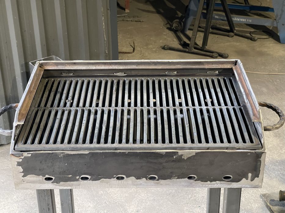 Gratar 600x400mm cu picioare demontabile