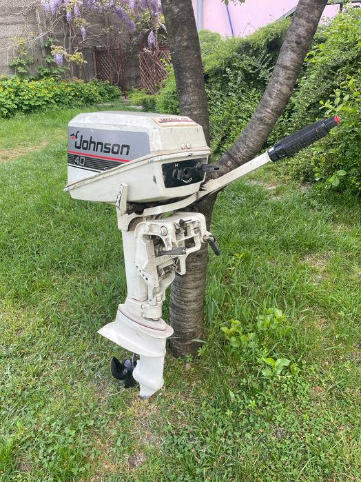 Vand motor barca Johnson 4cp , 2 timpi, stare buna, 200e
