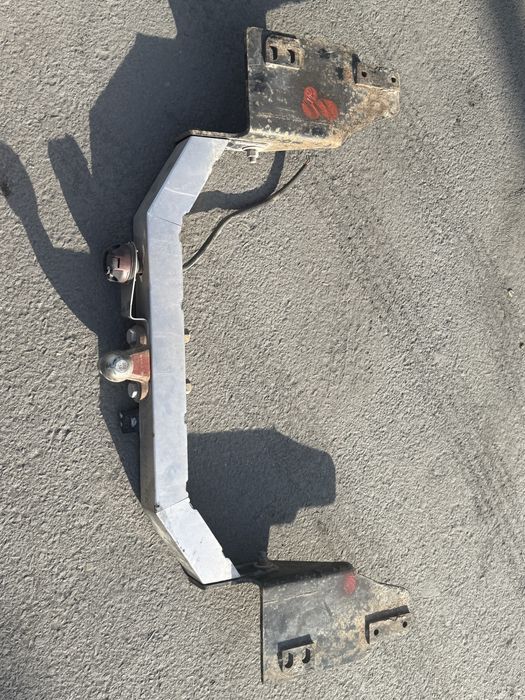 фаркоп для тайота прада