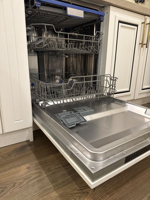 Посудомоечная машина Midea