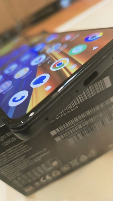 Продавам Poco F4  5G,6/128 GB
