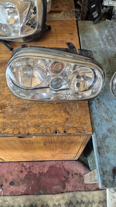 Оригинални Фарове с Лупа за Голф 4