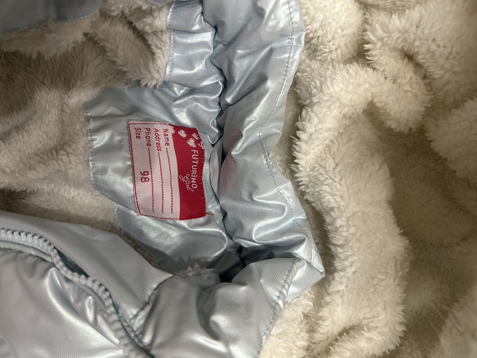 Продам куртку для девочки