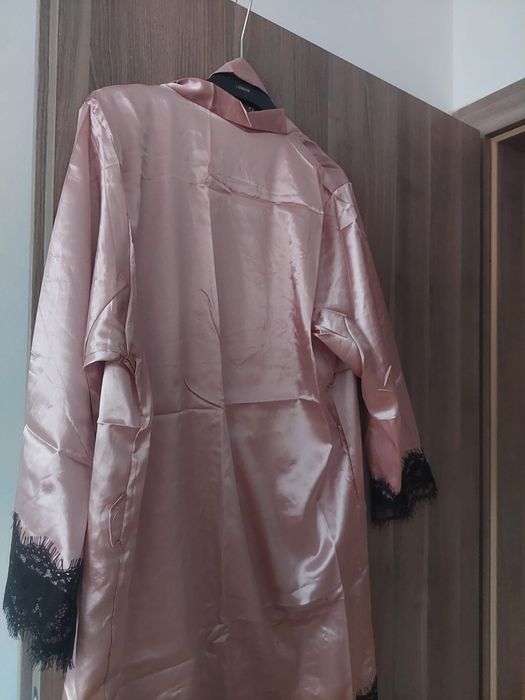 Set lenjerie de corp si halat