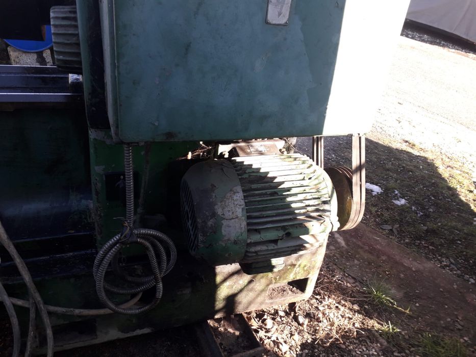 vând strung d I z 660 * 1500